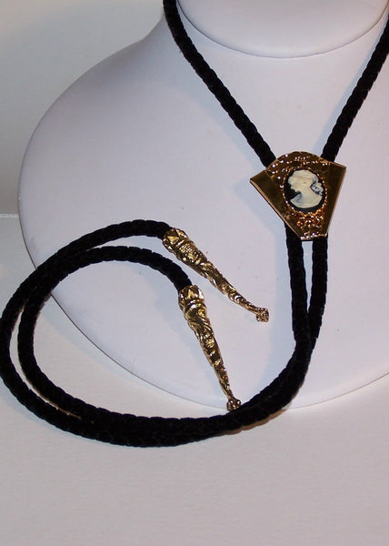 Bolo Bola Tie with Black Cameo