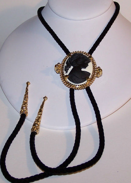 Bolo Bola Tie with Black on White Cameo