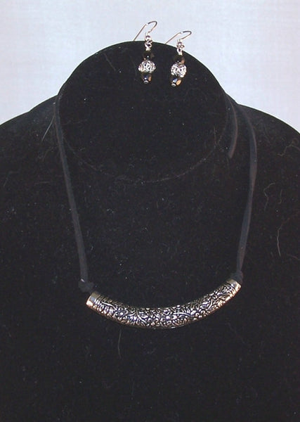 Silvertone Curved Bead on Black