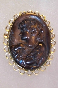 Shell Cameo Brooch/Pendant