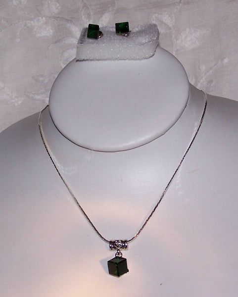 Emerald Green Cube Pendant Set