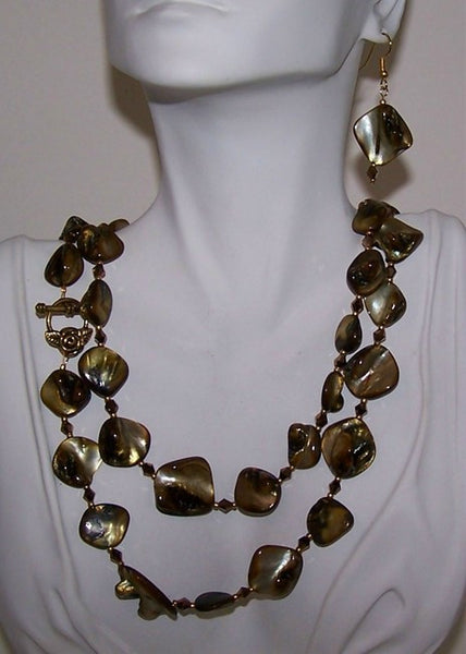 Dark Golden Seashells Necklace Set