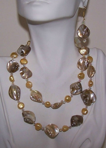 Creamy Golden Seashells Necklace Set