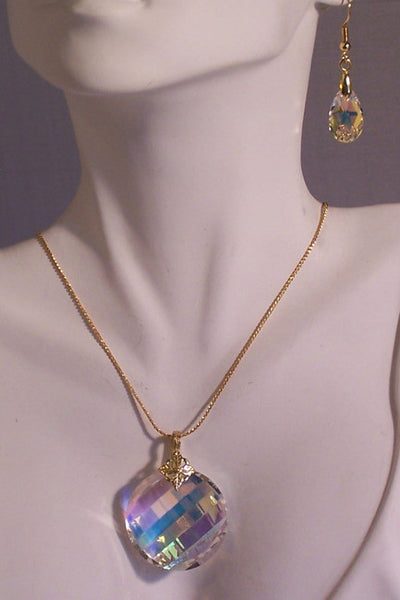 Checkerboard Crystal Pendant Set