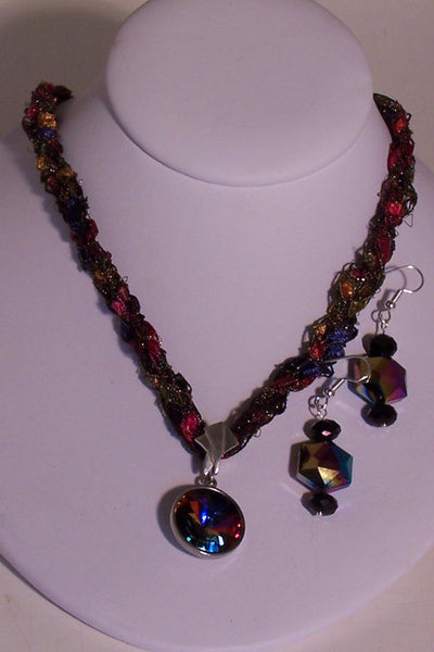 Volcano Crystal Rivoli on Trellice Yarn Pendant Set