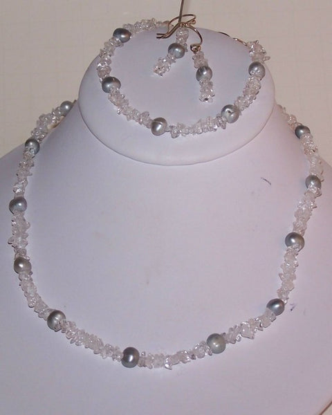 Crystal and Pearls Necklace Set with Bracelet