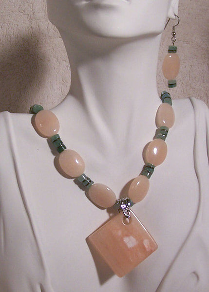 Diamond-shaped Peach Aventurine Statement Necklace Set