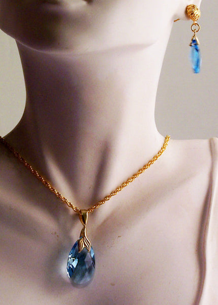 Swarovski Crystal Aquamarine Teardrop Pendant and Earring Gift Set
